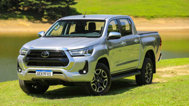 Toyota: Corolla Cross com bônus de R$ 6.000 e Hilux a pronta entrega