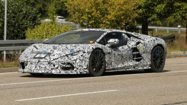 Sucessor do Lamborghini Aventador aparece em testes e terá motor V12