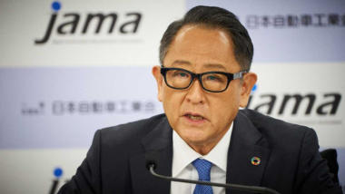 CEO da Toyota acha que metas para elétricos serão difíceis de cumprir