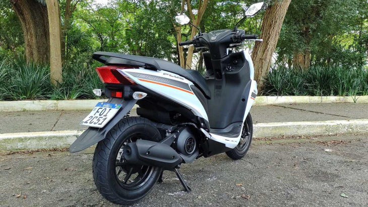 avaliação: yamaha fluo 125 abs mostra o futuro das scooters de entrada