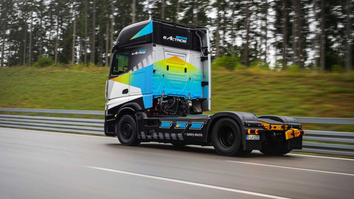 mercedes-benz apresenta caminhão elétrico com 500 km de autonomia e até 815 cv