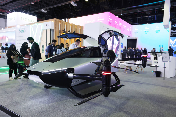 carro voador estreia em dubai: xpeng x2 chega até 130 km/h; assista