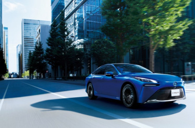 Teste rápido: Toyota Mirai é elétrico a hidrogênio que dispensa bateria, mas está longe do Brasil