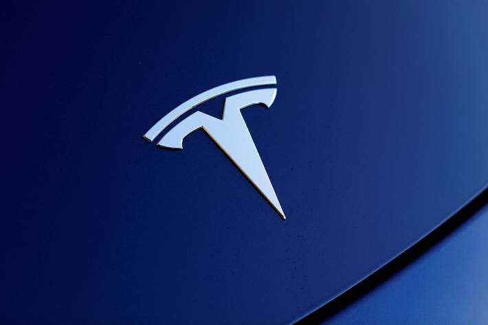 Software de direção autônoma da Tesla não terá aprovação regulatória em 2022