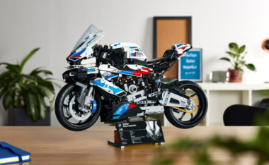 BMW M 1000 RR ganha versão miniatura da Lego