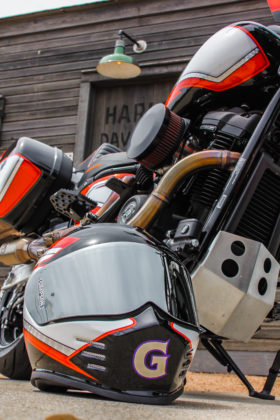 harley customiza moto em tributo ao designer willie g. davidson