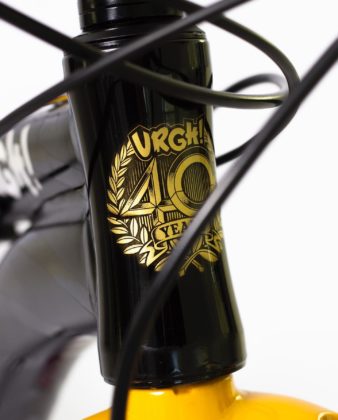 caloi apresenta bike em parceria com a marca de skate urgh!