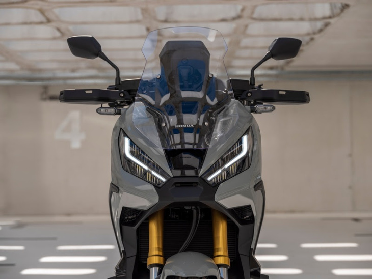 honda x-adv 2022: nova scooter chega mais potente e com novo visual