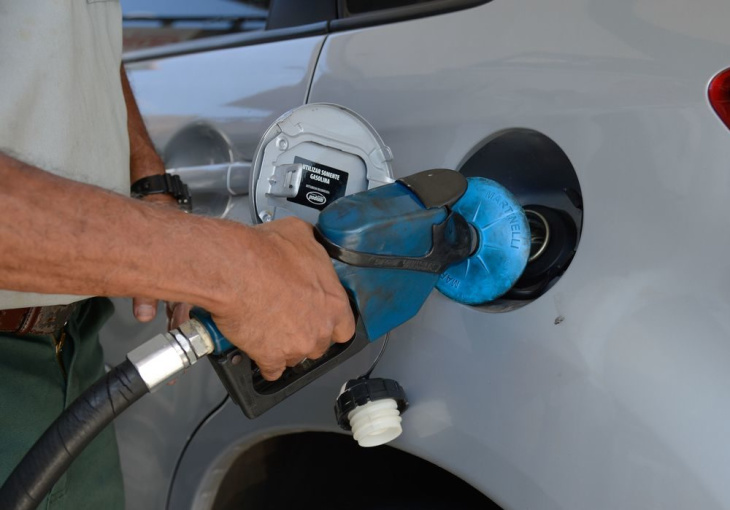 valor da gasolina cai 10% em sp; veja onde está mais barato