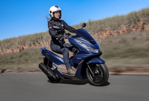 nova honda pcx adota motor 160cc de 16 cv; scooter parte de r$ 15.460