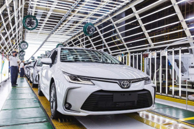 Toyota Corolla 2023 sobe de preço na tabela de setembro