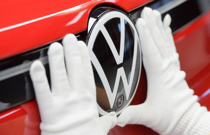 marca volkswagen produzirá apenas veículos elétricos na europa a partir de 2033