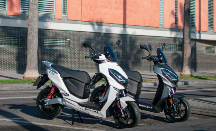 o fabricante espanhol rieju apresenta a e-city electric scooter