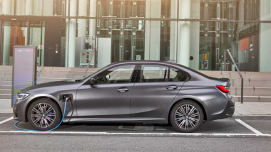 Prévia do BMW Série 3 elétrico será apresentada em janeiro de 2023