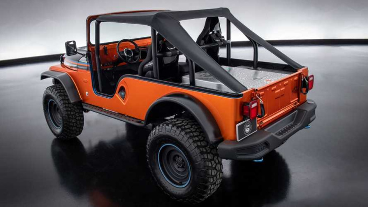 jeep cj surge alia estilo retrô com um motor elétrico 'na caixa' - veja fotos