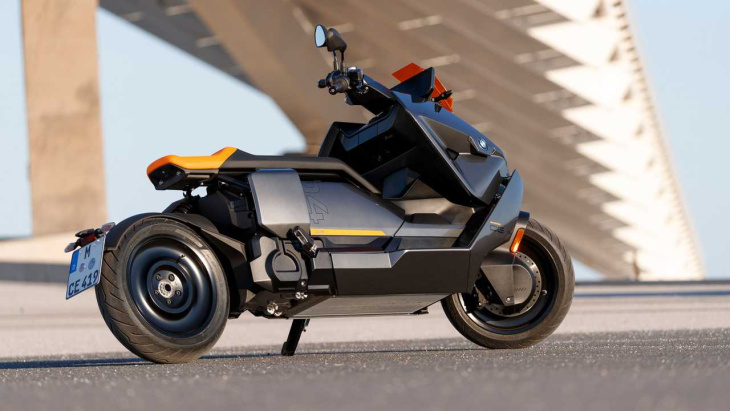 teste: já aceleramos a bmw ce-04, maxi-scooter elétrica futurista