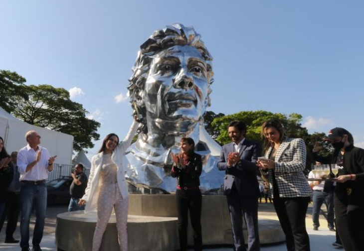 busto de ayrton senna é inaugurado no autódromo de interlagos
