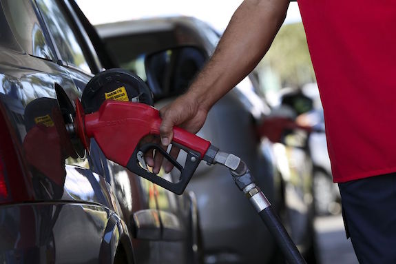 prego da gasolina registra alta de 1,6% em novembro