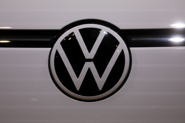 volkswagen negocia parceria com foxconn para fabricação de veículos scout, diz site