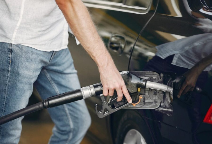 gasolina fica 1,8% mais cara e etanol sobe 8,7%, diz levantamento