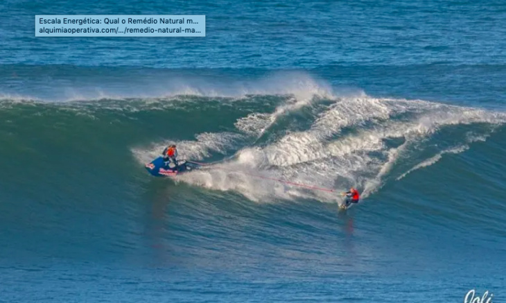 conheça o surfista cego que pegou onda de 20 pés em nazaré