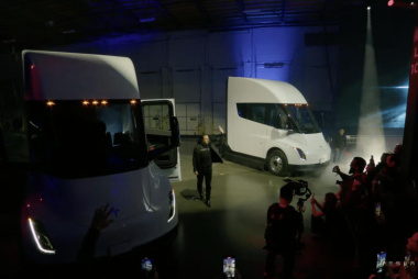 Tesla Semi começa a ser entregue aos primeiros clientes