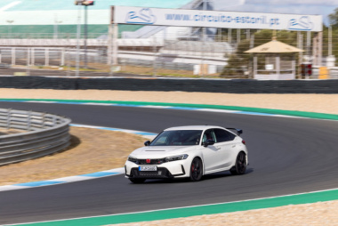 Novo Honda Civic Type R já deu nas vistas em Portugal