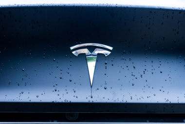Tesla admite que fracassou em criar carros totalmente autônomos