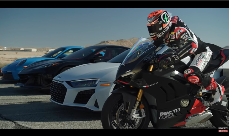 vídeo: superbike vs supercarros - ducati v4 sp2 de josh herrin vs corvette z06 c8 vs porsche 992 gt3 vs audi r8 v10