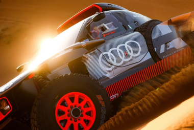 Audi apresenta-se no Dakar com pódio no horizonte