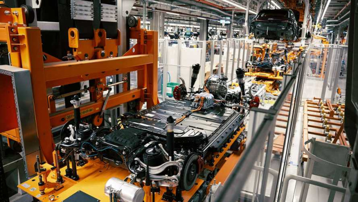 audi: todas as fábricas irão produzir carros elétricos a partir de 2029