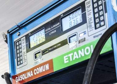 Preços da gasolina, diesel e etanol registram queda, diz ANP