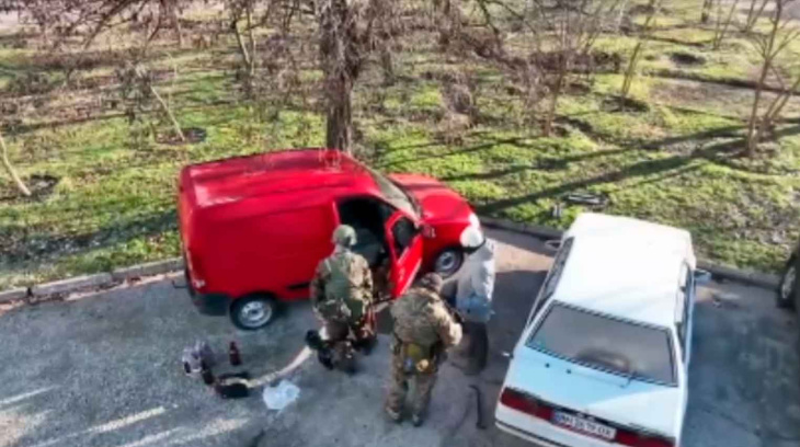 vídeo: serviços de segurança explodem carro cheio de explosivos