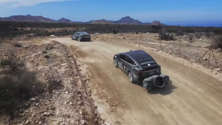 Veja como dois Teslas percorreram a estrada mais longa do mundo - vídeo