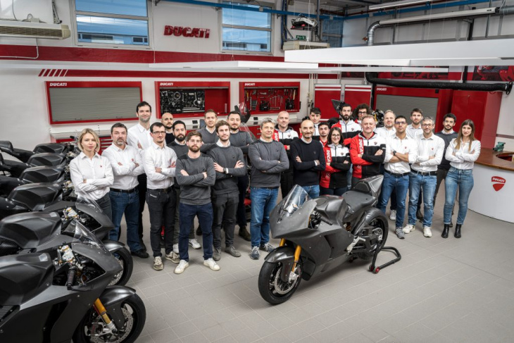 ducati inicia era elétrica com protótipos para motoe 2023