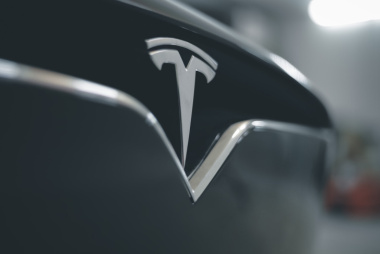 Tesla tem receita recorde no final de 2022; veja números