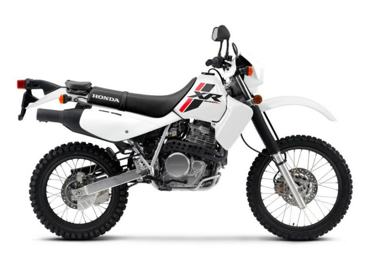 honda xr650l 2023 é moto trail equipada com carburador