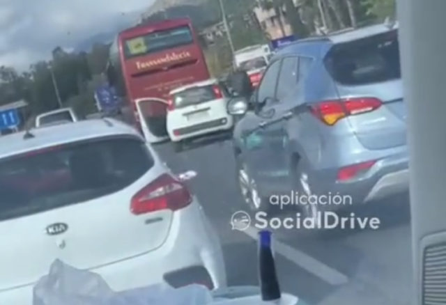 espanha: “vendaval de dinheiro” após batida para trânsito; veja vídeo