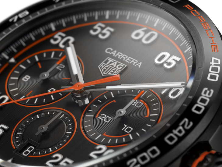 tag heuer lança relógio carrera chronograph x porsche orange racing