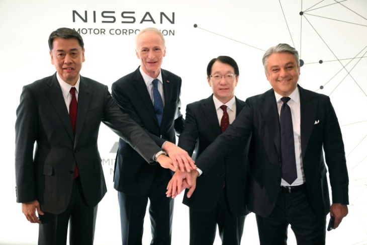 fabricantes de automóveis renault e nissan 'equilibram' sua aliança
