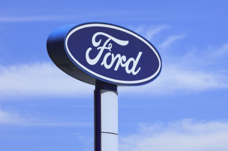 Ford demitirá 3.800 pessoas na Europa, alegando mudança para veículos elétricos