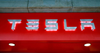 Tesla faz recall de 362 mil veículos nos EUA por causa de software de direção