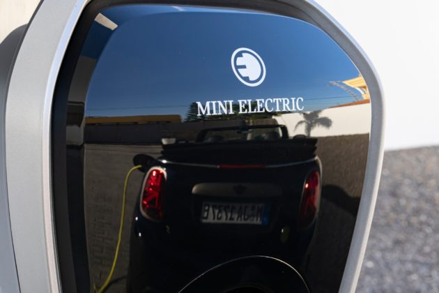 mini cooper elétrico ganha versão conversível e limitada; conheça