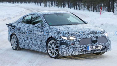Mercedes-Benz CLA Sedan elétrico é flagrado em testes na neve pela 1ª vez