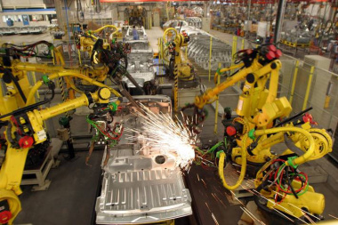 Fábrica da Peugeot e Citroën no RJ reduz ritmo de produção e dispensa trabalhadores