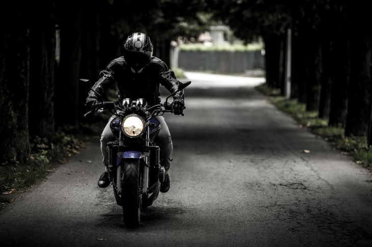 loucos por motos: veja famosos que amam 2 rodas