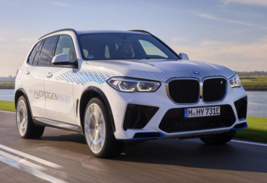 BMW inicia a produção do i5 a hidrogênio, que será testado mundialmente