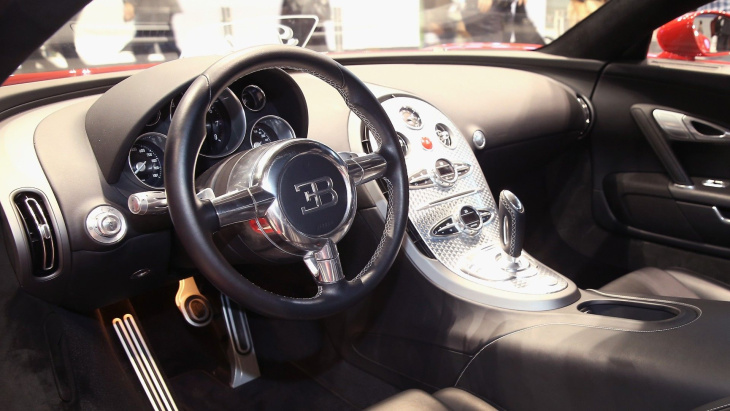 bugatti veyron: um carro espectacular. as fotografias mais bonitas
