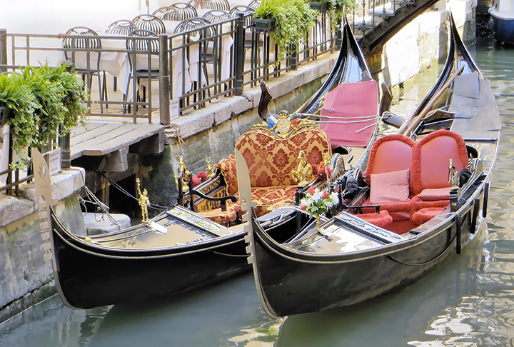 canais secam em veneza e barcos param de circular