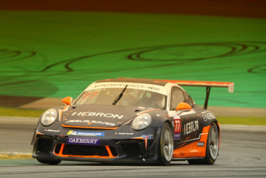 Porsche: Josimar Júnior lidera treino livre da Sprint Challenge em Interlagos